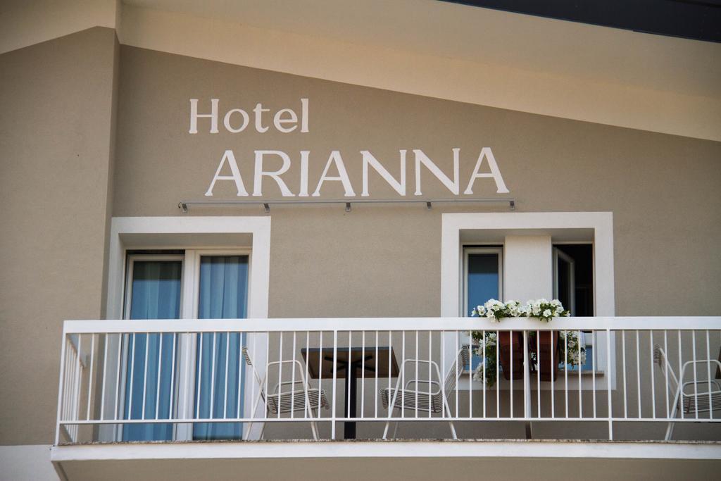 Hotel Arianna Iseo Exterior photo